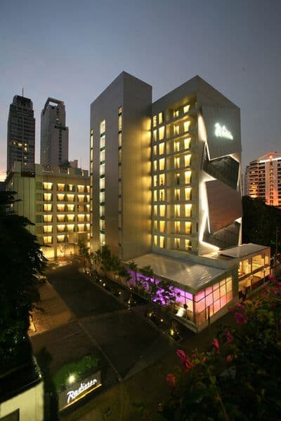 Radisson Suites Bangkok Sukhumvit 4