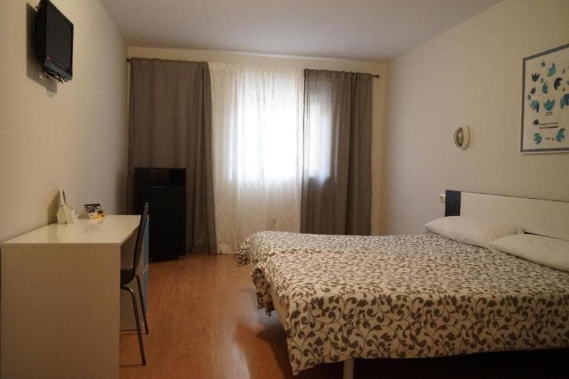 AHC Hoteles Low Cost Cáceres 4