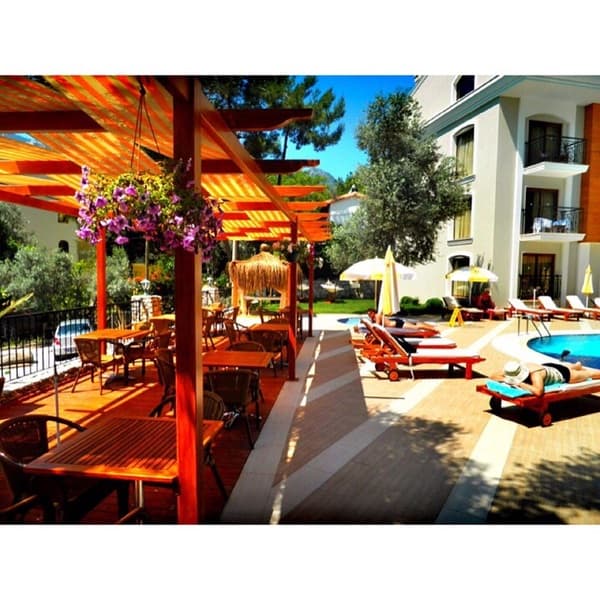 Meril Hotel main