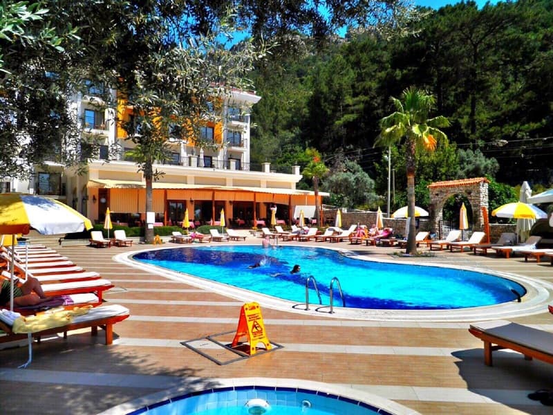 Meril Hotel 2