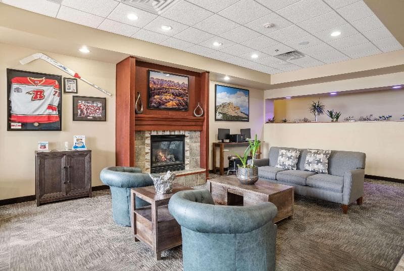 Elevation Inn & Suites, Trademark Collection by Wyndham 5