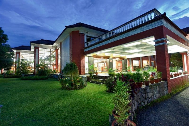 Pokhara Grande 2