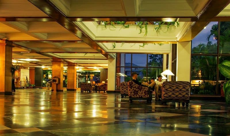 Pokhara Grande 4
