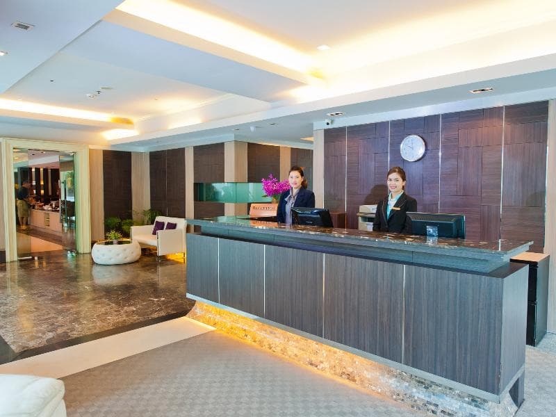 Kingston Suites 5