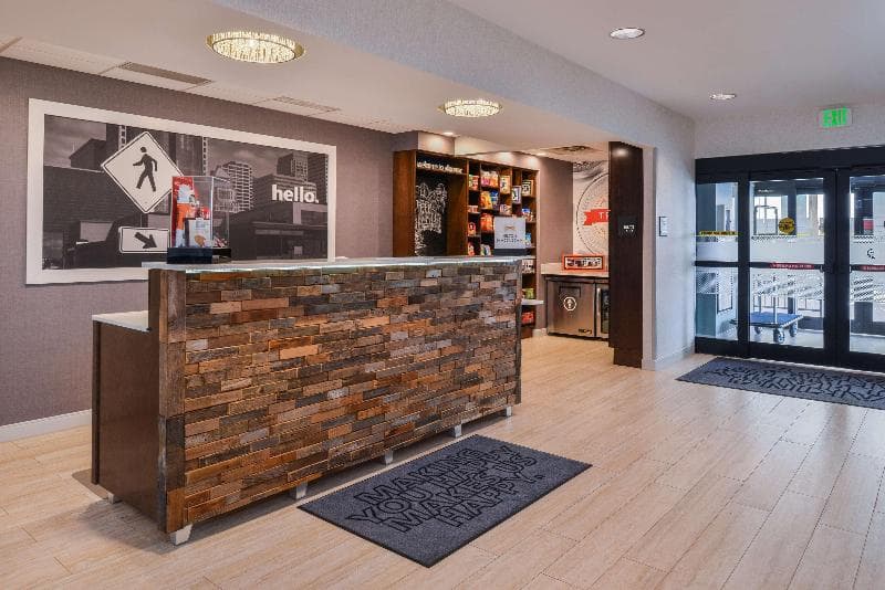Hampton Inn & Suites Denver-Speer Boulevard 3
