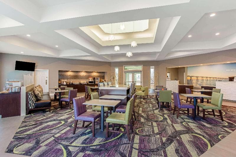La Quinta Inn & Suites by Wyndham Panama City 3