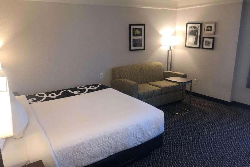 La Quinta Inn & Suites by Wyndham Panama City 4
