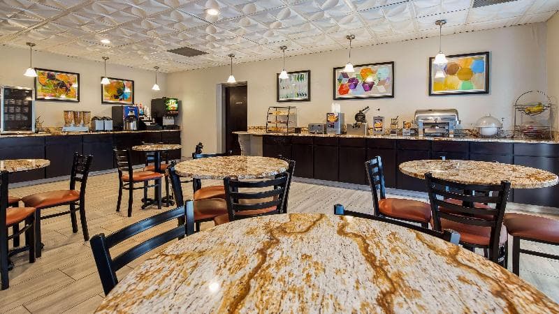 Best Western Knoxville Suites - Downtown 3