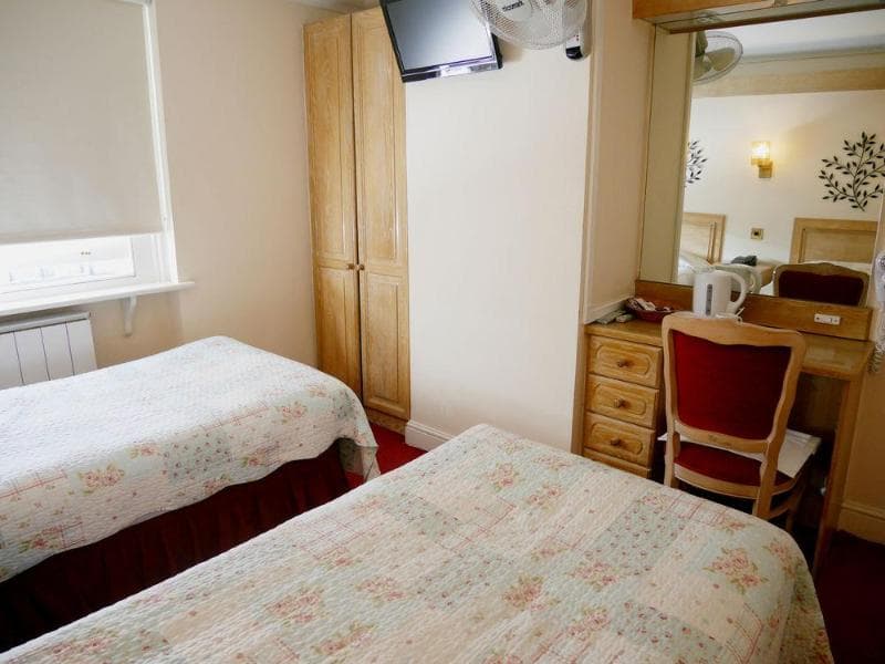 The Gresham Hotel London 4