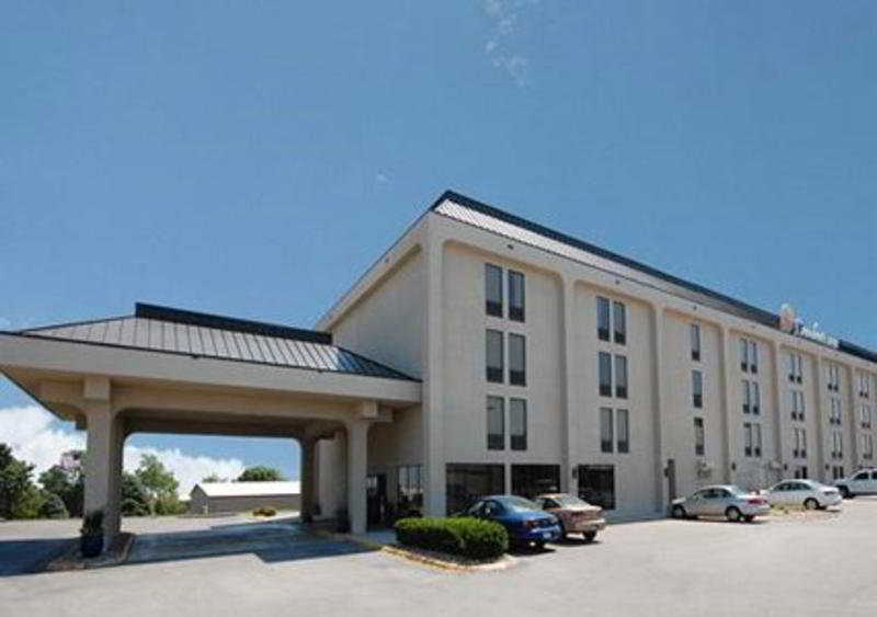 New Victorian Inn & Suites 2