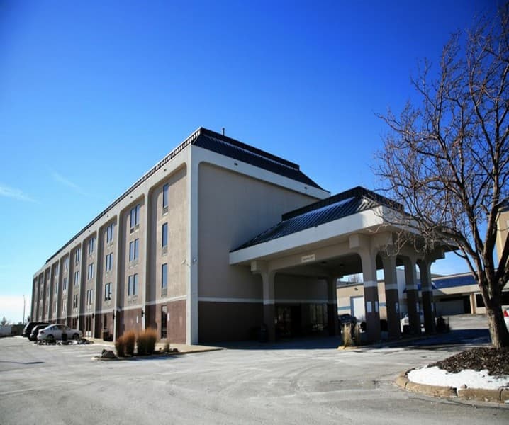 New Victorian Inn & Suites photo 1
