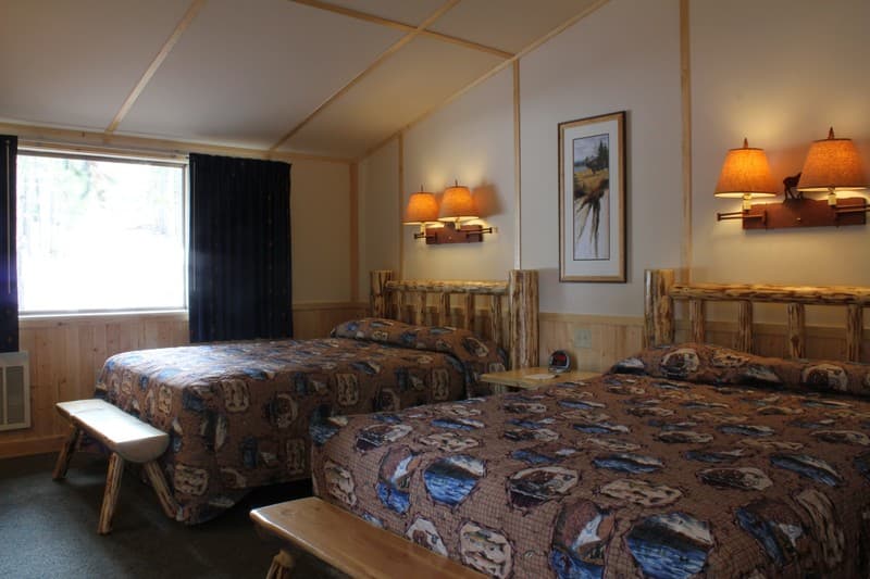 Lake Lodge Cabins 3