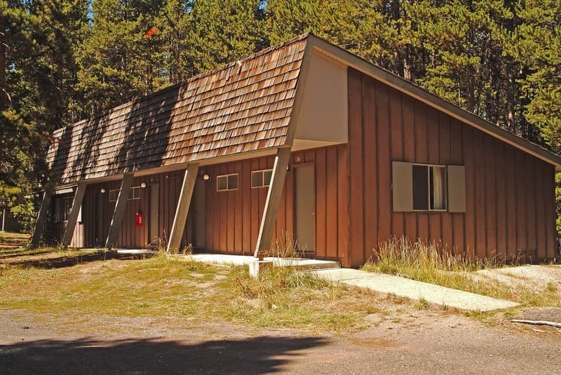 Lake Lodge Cabins 4