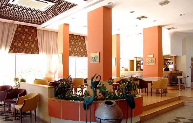 Flamingo Beach Hotel 5
