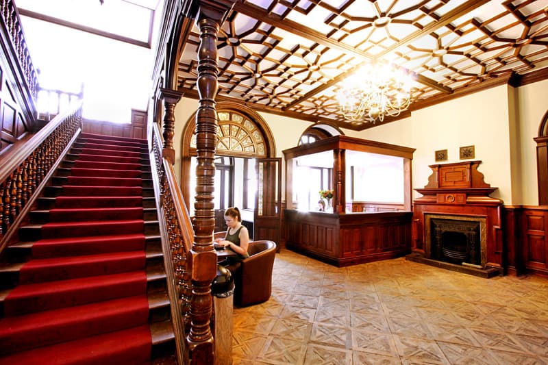 Palmers Lodge Swiss Cottage 5