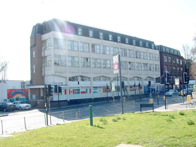 Kensal Green Backpackers main