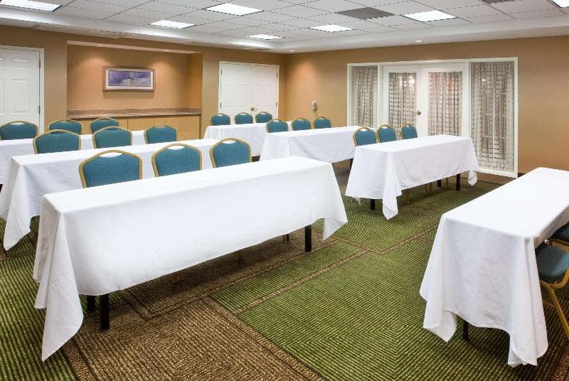 La Quinta Inn & Suites by Wyndham Greenville Haywood photo 1