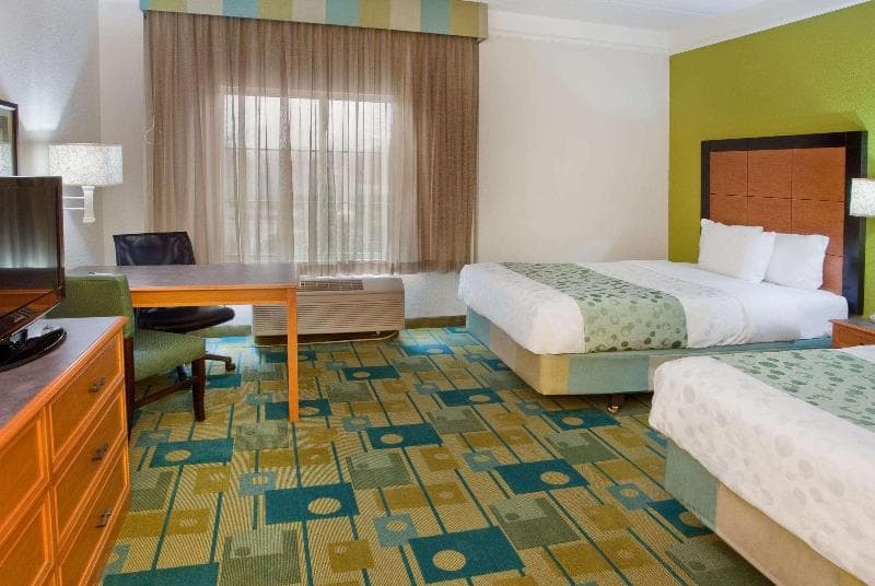 La Quinta Inn & Suites by Wyndham Greenville Haywood 4