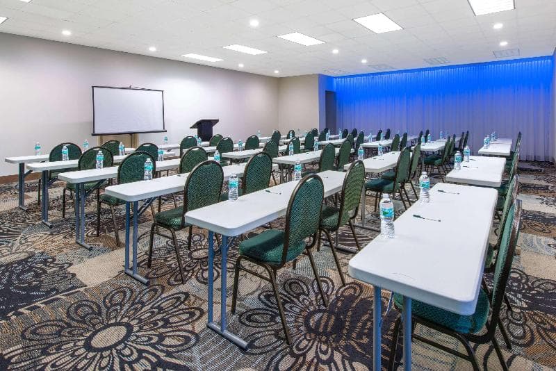 La Quinta Inn by Wyndham Clearwater Central photo 1