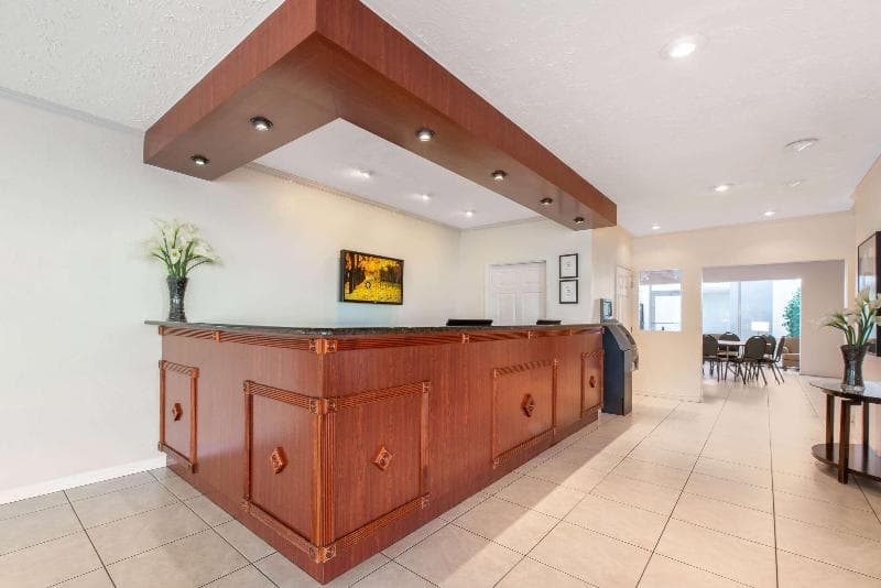 La Quinta Inn by Wyndham Clearwater Central 5