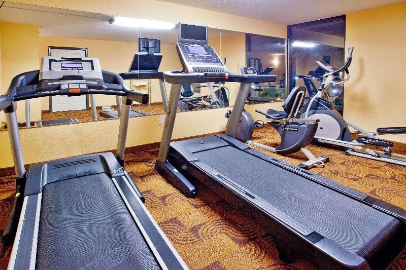 La Quinta Inn & Suites by Wyndham Memphis Airport Graceland 2