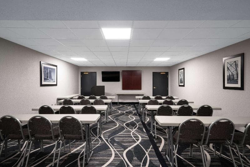 La Quinta Inn & Suites by Wyndham Knoxville East photo 1