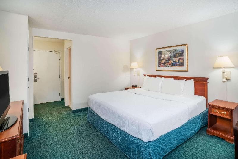 La Quinta Inn & Suites by Wyndham Nashville Franklin 5