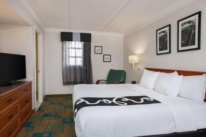 Baymont by Wyndham Fort Myers Central photo 1