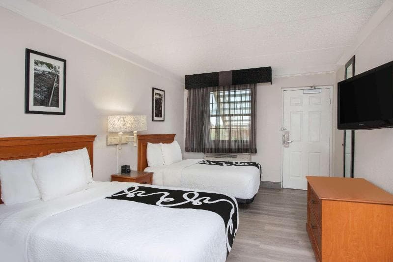 Baymont by Wyndham Fort Myers Central 4