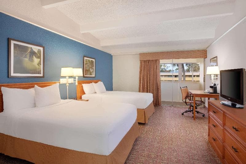Baymont by Wyndham Daytona Beach/Intl Speedway 3