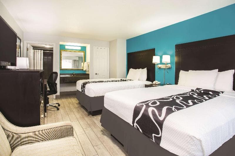 La Quinta Inn & Suites by Wyndham Oceanfront Daytona Beach 3