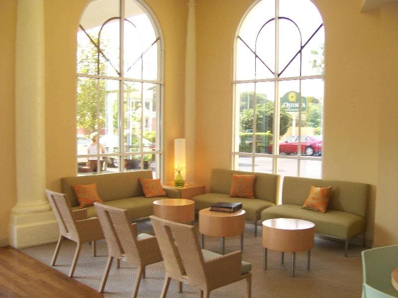 La Quinta Inn & Suites by Wyndham Sarasota Downtown 5