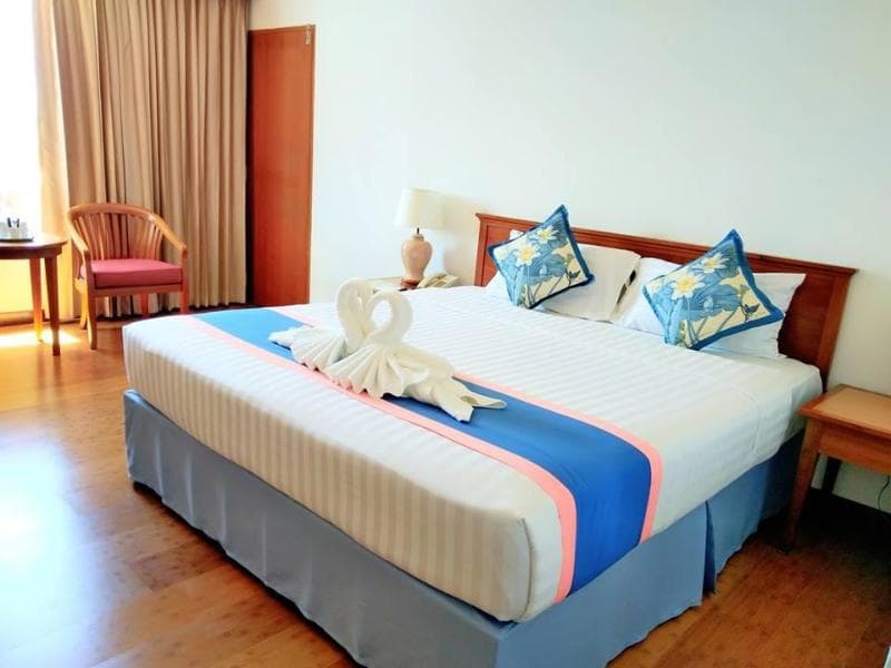 Diamond Plaza Hotel main