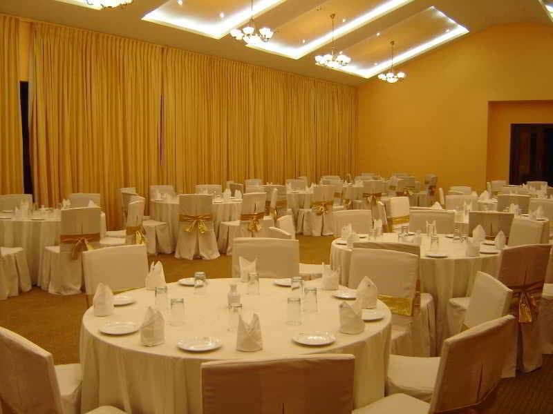 Hibiscus Beach Hotel & Villas 5