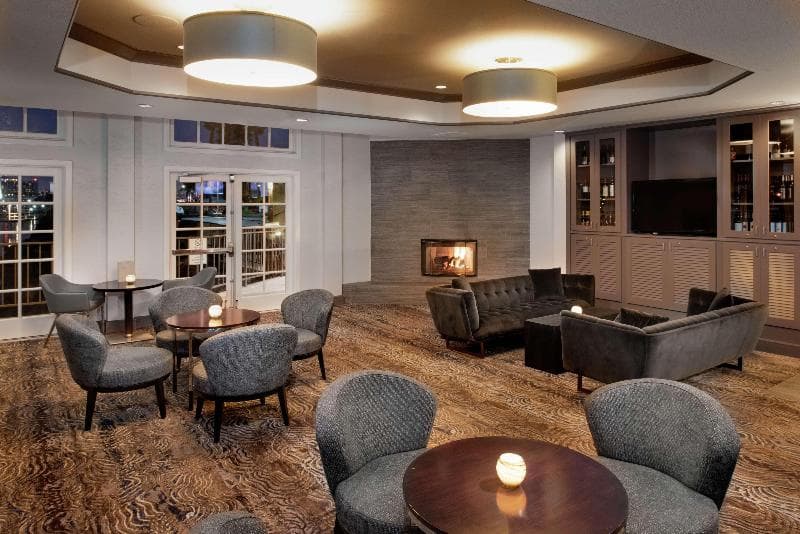 Hilton San Diego Airport/Harbor Island 3