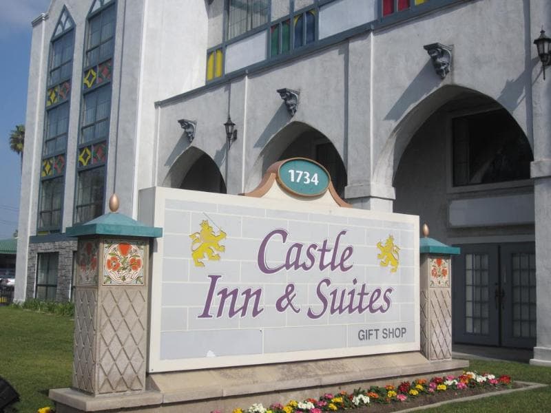 Castle Inn and Suites 2