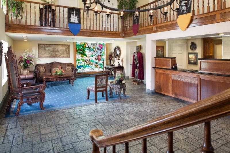 Castle Inn and Suites 4