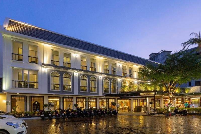 Sawaddi Patong Resort & Spa by Tolani 2