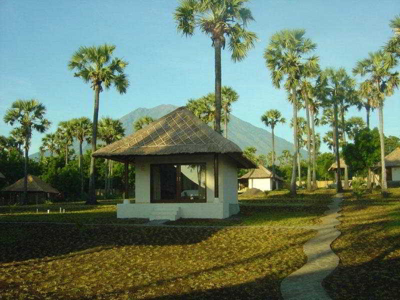 Kubu Indah Dive & Spa Resort main