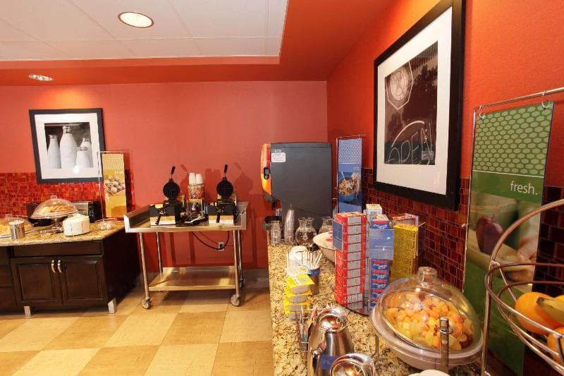 Hampton Inn & Suites Phoenix Chandler-Fashion Center AZ 2