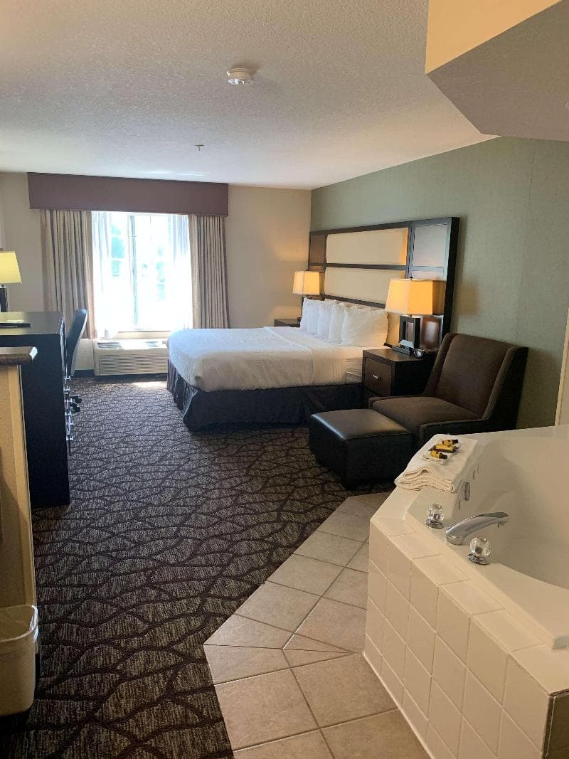 Best Western Plus Vancouver Mall Dr. Hotel & Suites photo 1