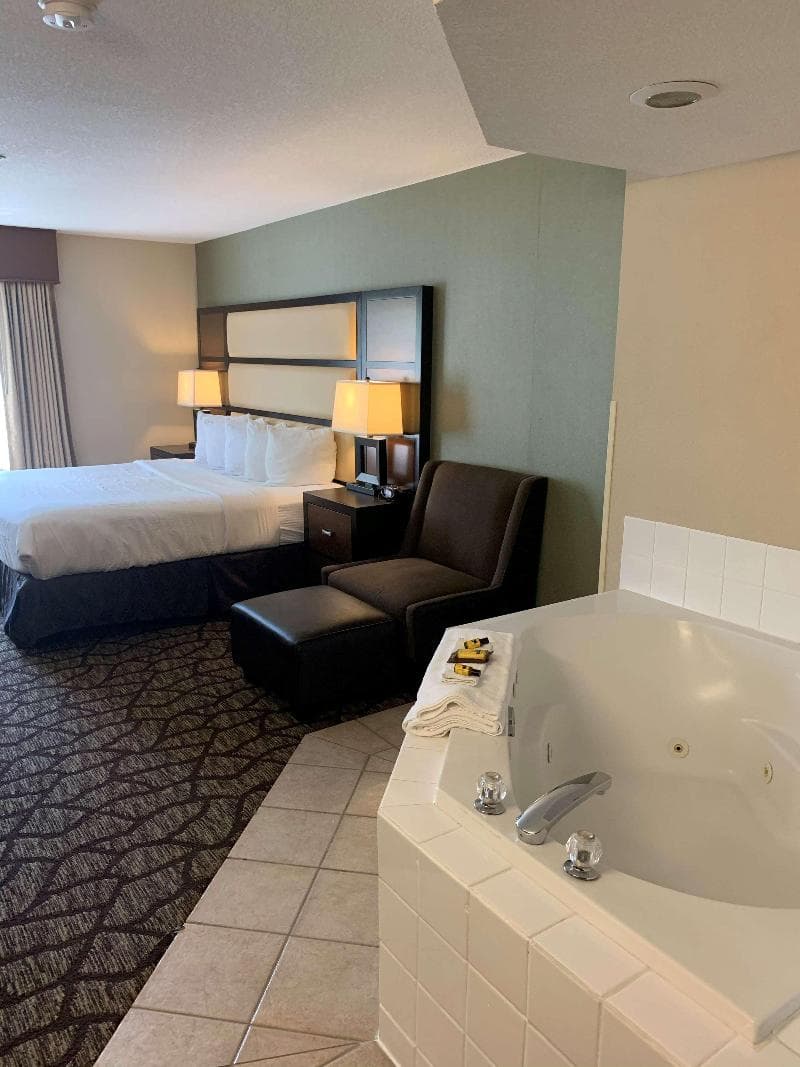 Best Western Plus Vancouver Mall Dr. Hotel & Suites 3