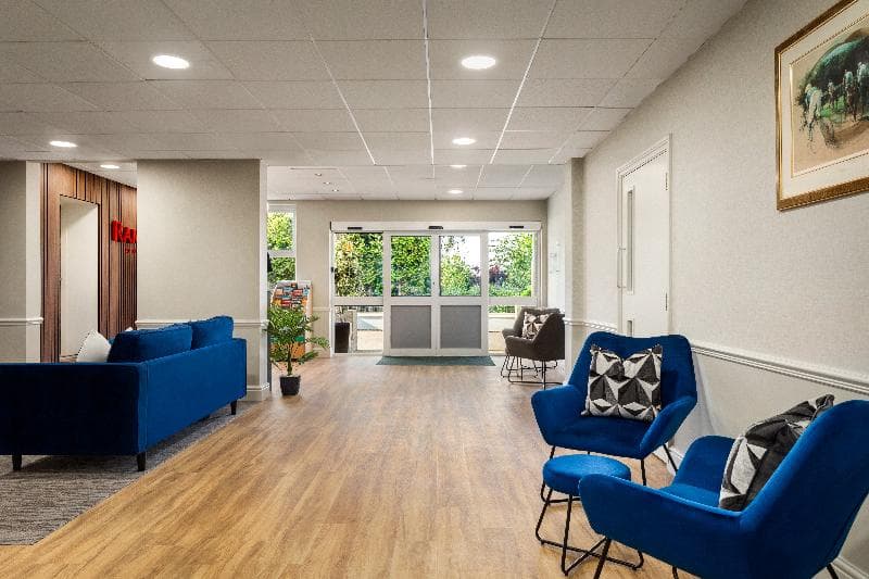 Ramada by Wyndham Cheltenham 4