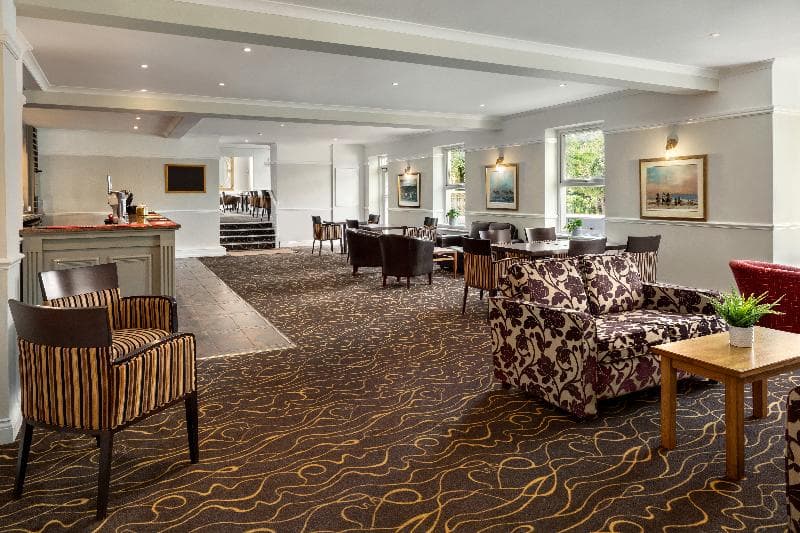 Ramada by Wyndham Cheltenham 3