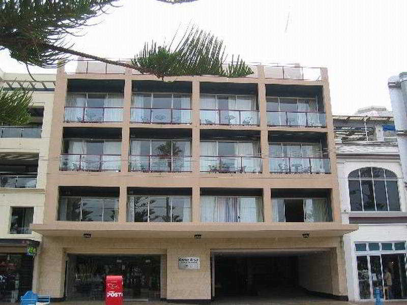 Coogee Sands Hotel & Apartments 4