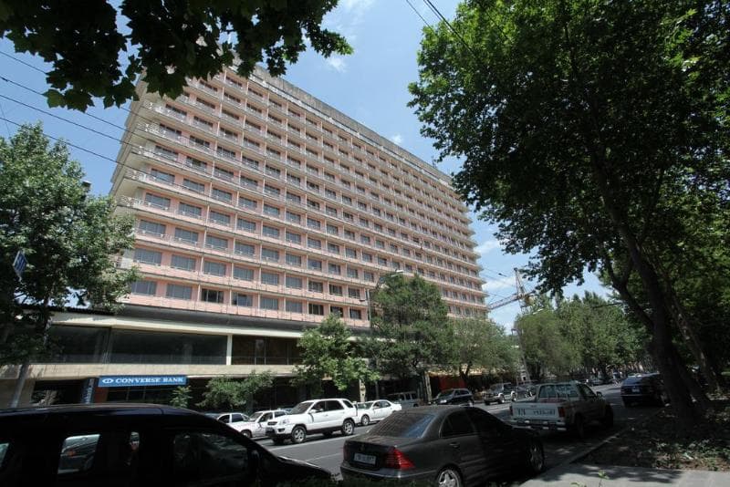 Ani Plaza 2