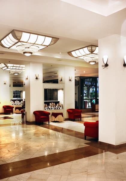 Ani Plaza 4