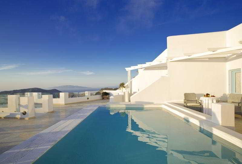 Above Blue Suites photo 1