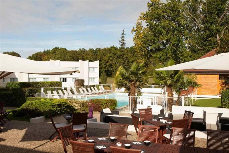 Novotel Fontainebleau Ury 4