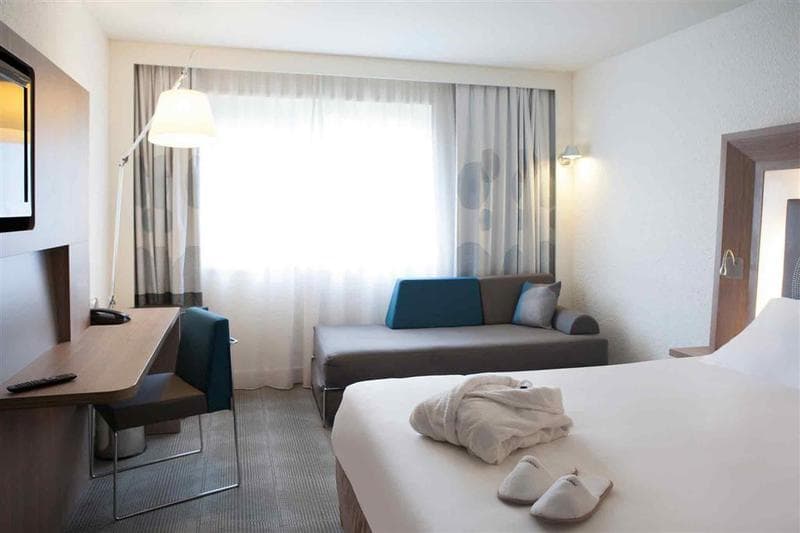 Novotel Fontainebleau Ury 5